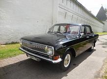 ретро автомобиль Волга ГАЗ 24