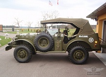 ретро автомобиль Dodge WC57 Command car