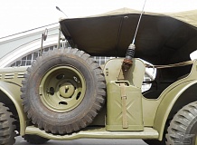 ретро автомобиль Dodge WC58 Radio Command car