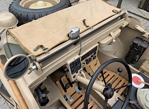 ретро автомобиль Volkswagen Schwimmwagen Typ 166 