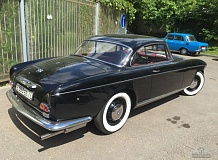ретро автомобиль BMW 503 Coupe