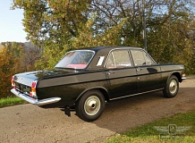 ретро автомобиль Волга ГАЗ 24