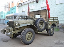 ретро автомобиль Dodge WC52