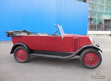 ретро автомобиль Renault NN