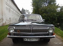 ретро автомобиль Волга ГАЗ 24