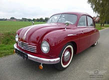 ретро автомобиль Tatra T600 "Tatraplan"