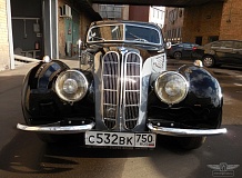 ретро автомобиль BMW 327 Coupe Autenrieth