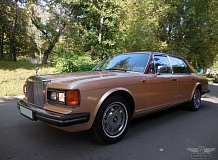 ретро автомобиль Rolls Royce Silver Spur Series 1