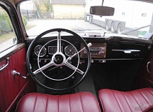 ретро автомобиль Mercedes-Benz 220 Berline Export