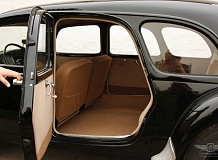 ретро автомобиль Citroen 11С Traction Avant F