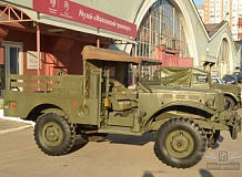 ретро автомобиль Dodge WC52