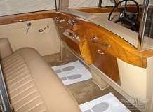 ретро автомобиль Rolls Royce Silver Cloud Long Wheelbase Coachwork by Park Ward Ltd.
