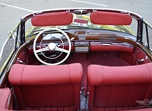ретро автомобиль Mercedes-Benz 220S Cabrio