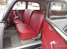 ретро автомобиль Mercedes-Benz 220 Berline Export