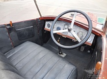ретро автомобиль Renault NN