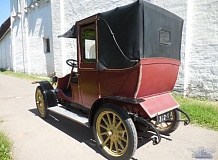 ретро автомобиль Renault AG-1 Taxi de la Marne