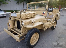 ретро автомобиль Willys Ford GPW Sahara