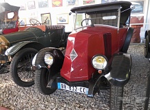 ретро автомобиль Renault NN