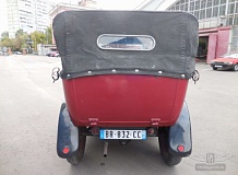 ретро автомобиль Renault NN