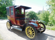 ретро автомобиль Renault AG-1 Taxi de la Marne