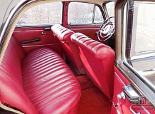 ретро автомобиль Mercedes-Benz 190B