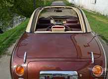 ретро автомобиль Nissan Figaro