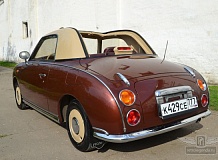 ретро автомобиль Nissan Figaro