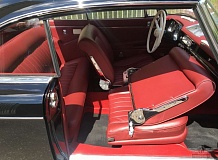 ретро автомобиль BMW 503 Coupe