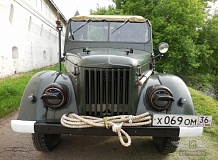 ретро автомобиль ГАЗ 69 