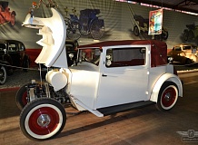 ретро автомобиль Tatra 57