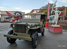 ретро автомобиль Willys MB