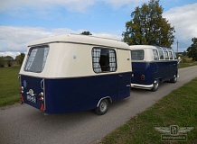 ретро автомобиль Volkswagen T1 Samba Bus