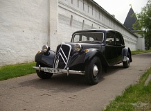 ретро автомобиль Citroen 11С Traction Avant F