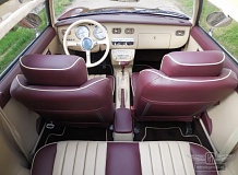 ретро автомобиль Nissan Figaro