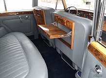 ретро автомобиль Rolls Royce Silver Cloud III