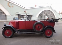 ретро автомобиль Renault NN