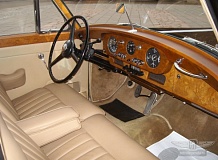 ретро автомобиль Rolls Royce Silver Cloud Long Wheelbase Coachwork by Park Ward Ltd.