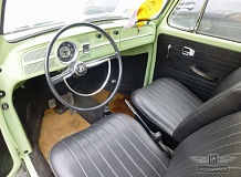 ретро автомобиль Volkswagen Beetle