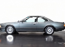 ретро автомобиль BMW 635CSi M
