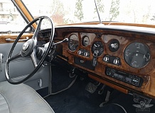 ретро автомобиль Rolls Royce Silver Cloud III