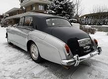 ретро автомобиль Rolls Royce Silver Cloud III