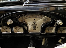 ретро автомобиль BMW 327 Coupe Autenrieth