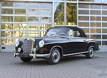 ретро автомобиль Mercedes-Benz 220S Cabrio