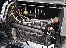 ретро автомобиль Ford model T Touring Phaeton