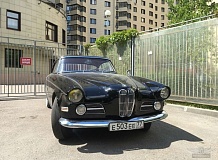 ретро автомобиль BMW 503 Coupe