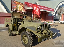 ретро автомобиль Dodge WC52