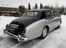 ретро автомобиль Rolls Royce Silver Cloud III
