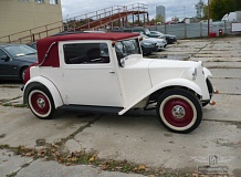 ретро автомобиль Tatra 57