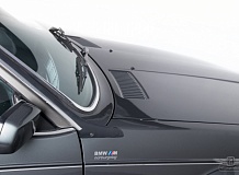 ретро автомобиль BMW 635CSi M