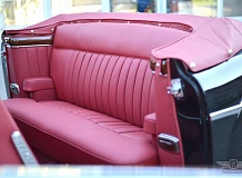 ретро автомобиль Mercedes-Benz 220S Cabrio